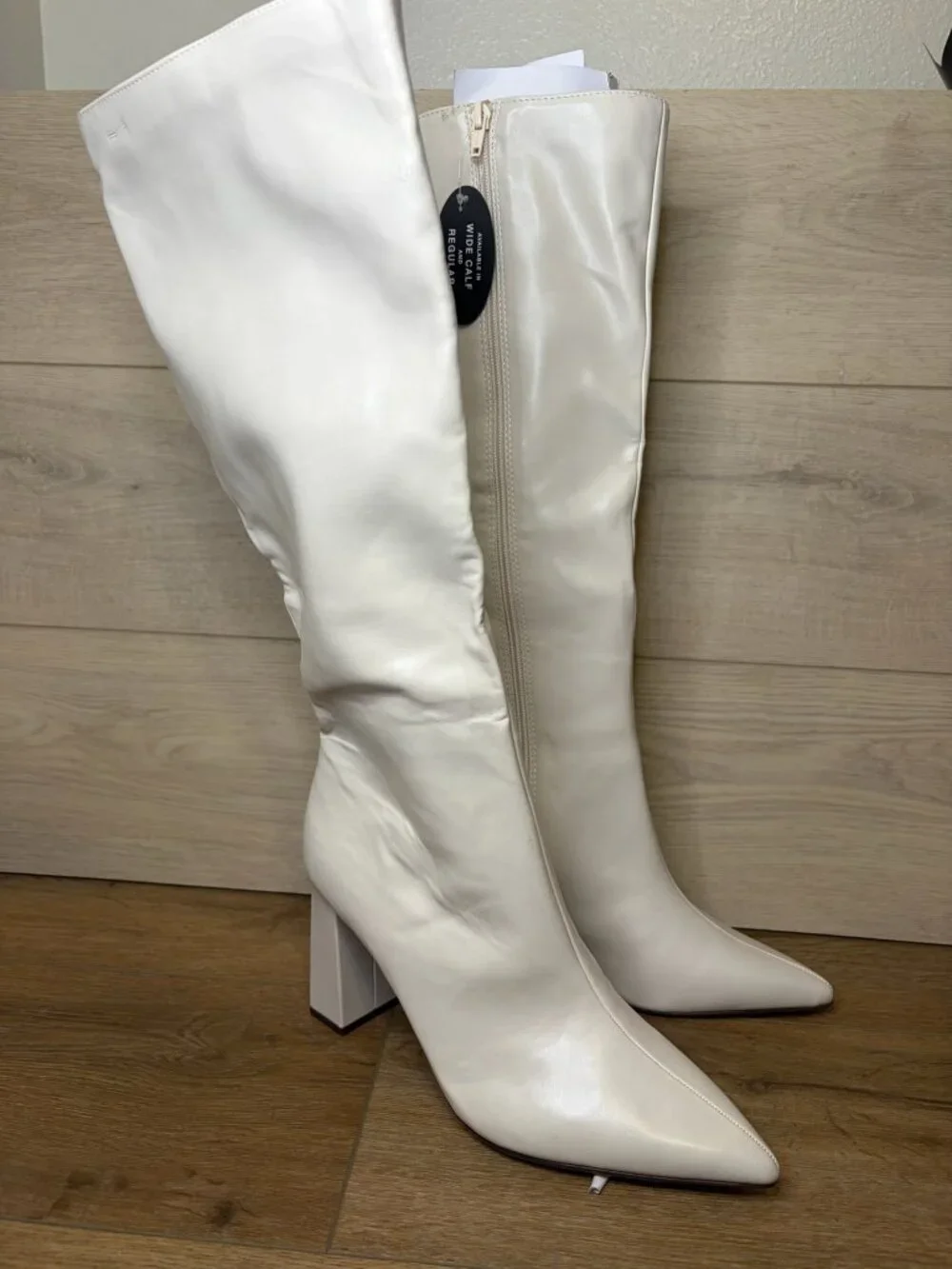 Wild Pair Islahp Knee-High Block Heel Boots White Size 10M NWT